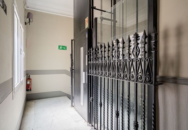 Apartamento en Madrid - M (PRE105B) Ático Terraza Puerta del Sol Apartamento en Madrid - M (PRE105B) Ático Terraza Puerta del Sol
