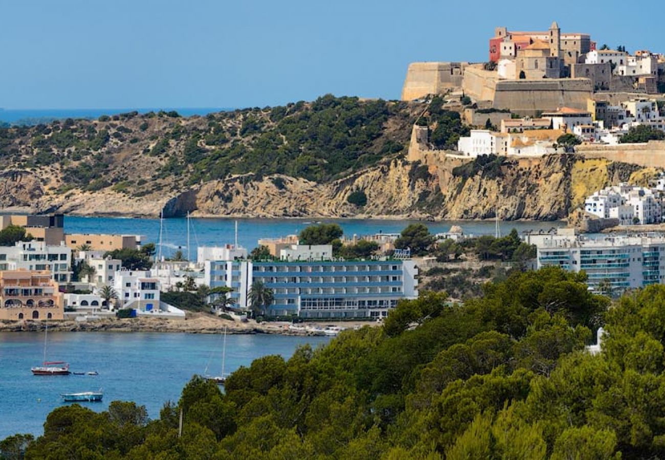 Villa en Ibiza - Villa con piscina a 1 km de la playa