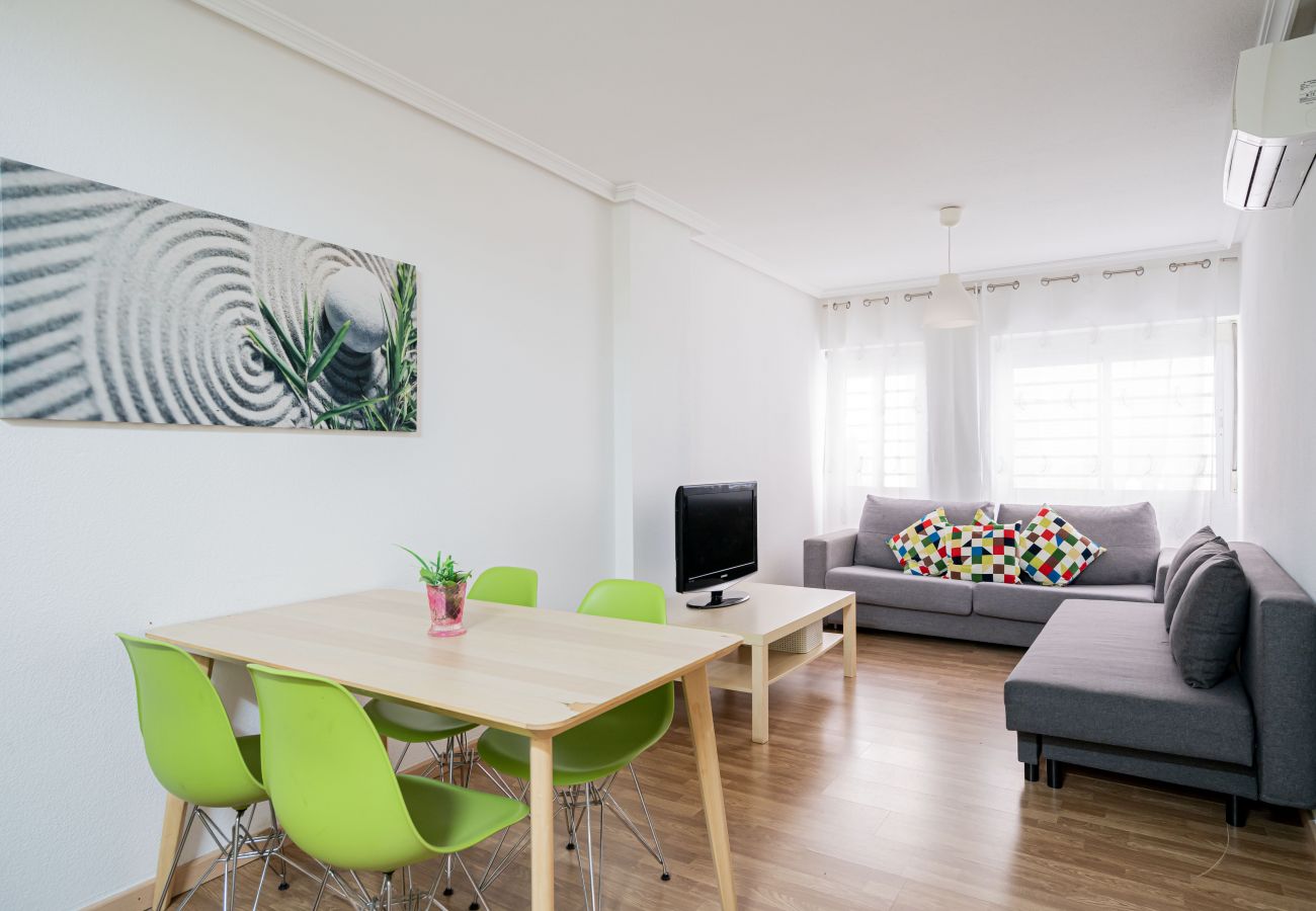 Apartamento en Madrid - Downtown Madrid North Barrio del Pilar M (SAR28)