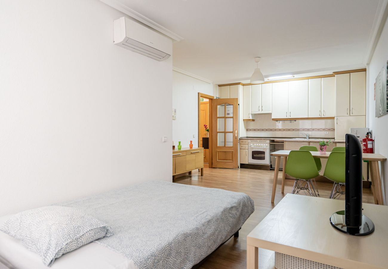 Apartamento en Madrid - Downtown Madrid North Barrio del Pilar M (SAR28)