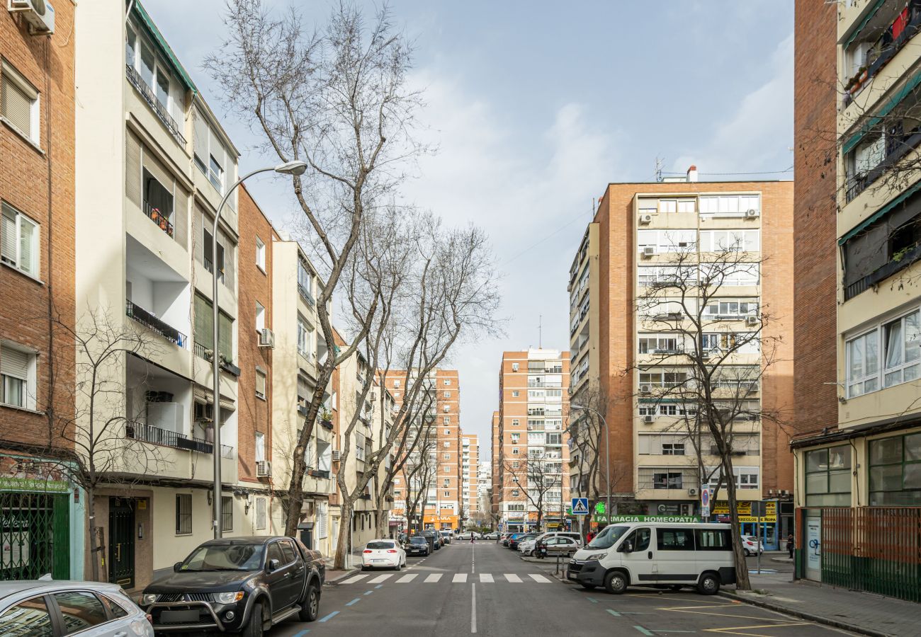 Apartamento en Madrid - Downtown Madrid North Barrio del Pilar M (SAR28)