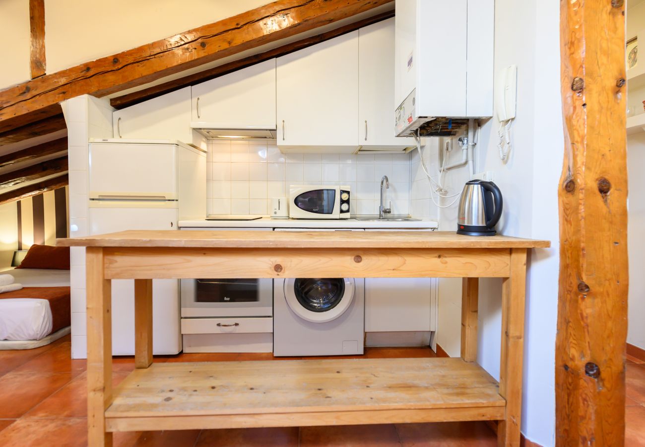 Estudio en Madrid - M (COR25) ESTUDIO 4 PAX