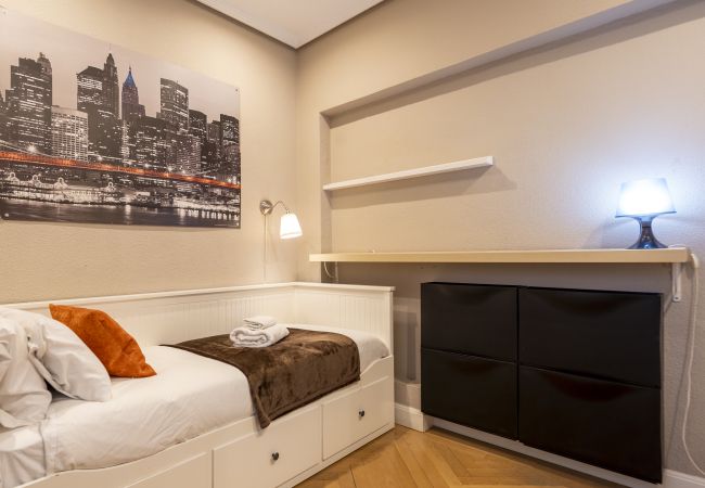 Apartamento en Madrid - M (AAM242) Bº Salamanca-Guindalera Apartamento en Madrid - M (AAM242) Bº Salamanca-Guindalera