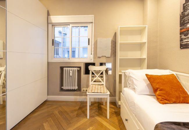 Apartamento en Madrid - M (AAM242) Bº Salamanca-Guindalera Apartamento en Madrid - M (AAM242) Bº Salamanca-Guindalera