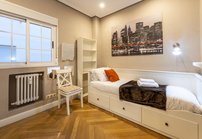 Apartamento en Madrid - M (AAM242) Bº Salamanca-Guindalera Apartamento en Madrid - M (AAM242) Bº Salamanca-Guindalera