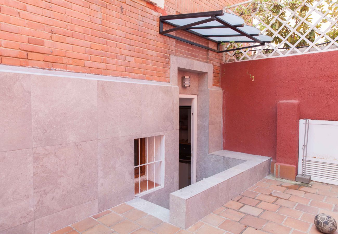 Apartamento en Madrid - M (AXIII83) Apartamento con jardín Hispanoamérica