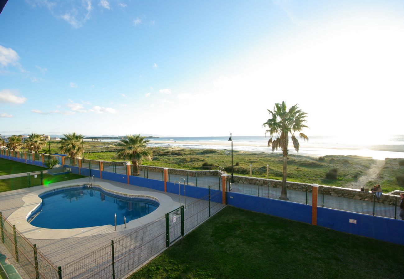 Apartamento en Tarifa - Apartamento con piscina a 10 m de la playa