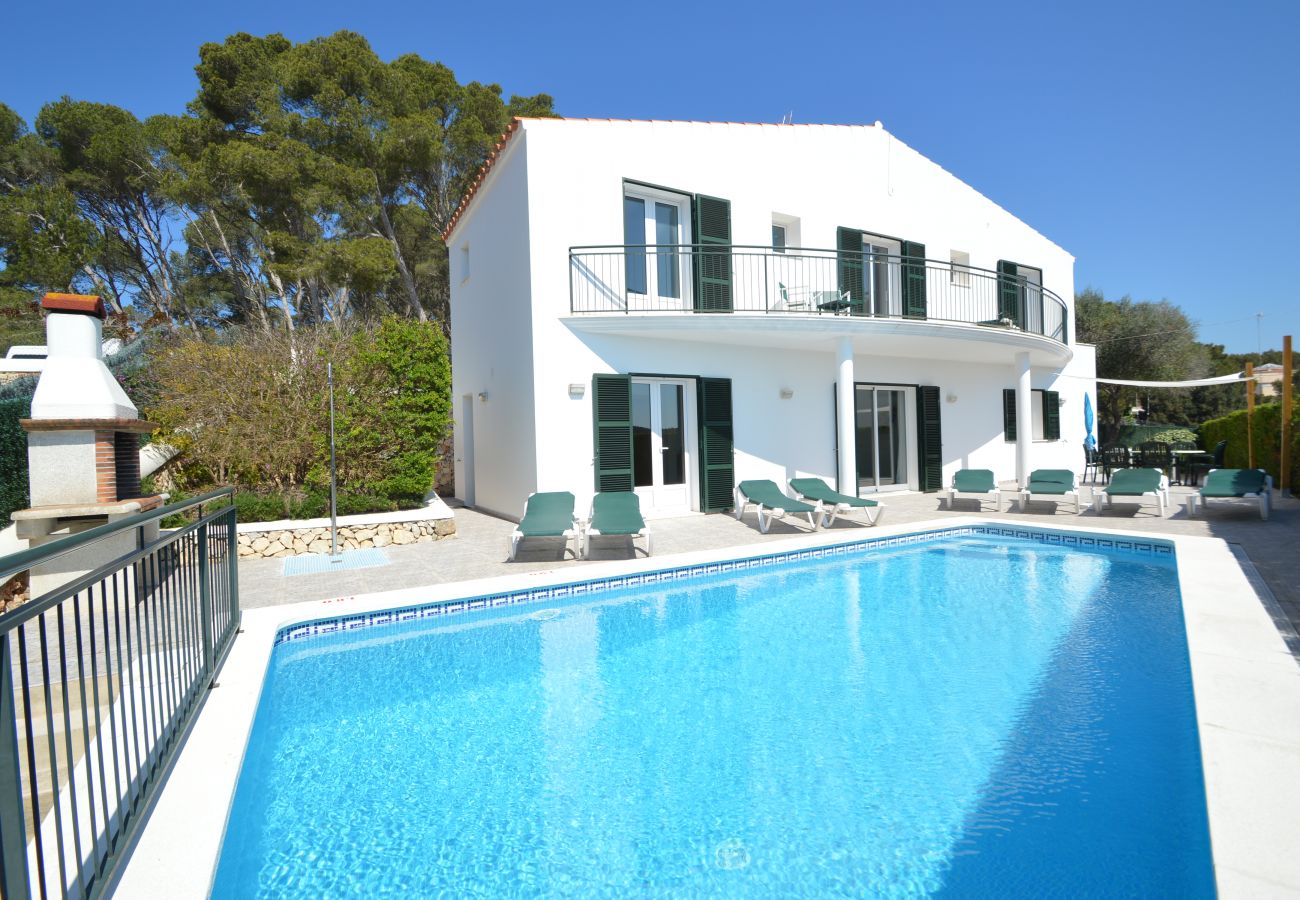 Villa en Cala Galdana - Villa con piscina a 300 m de la playa