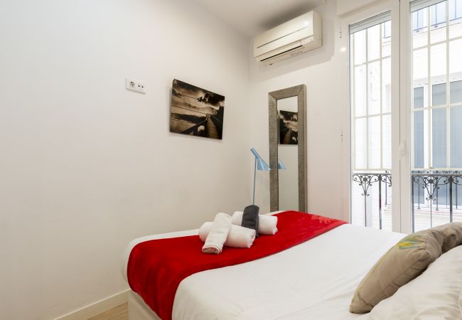 Apartamento en Madrid - M (PRE103C) Apto. de diseño Puerta del Sol 9 Apartamento en Madrid - M (PRE103C) Apto. de diseño Puerta del Sol 9
