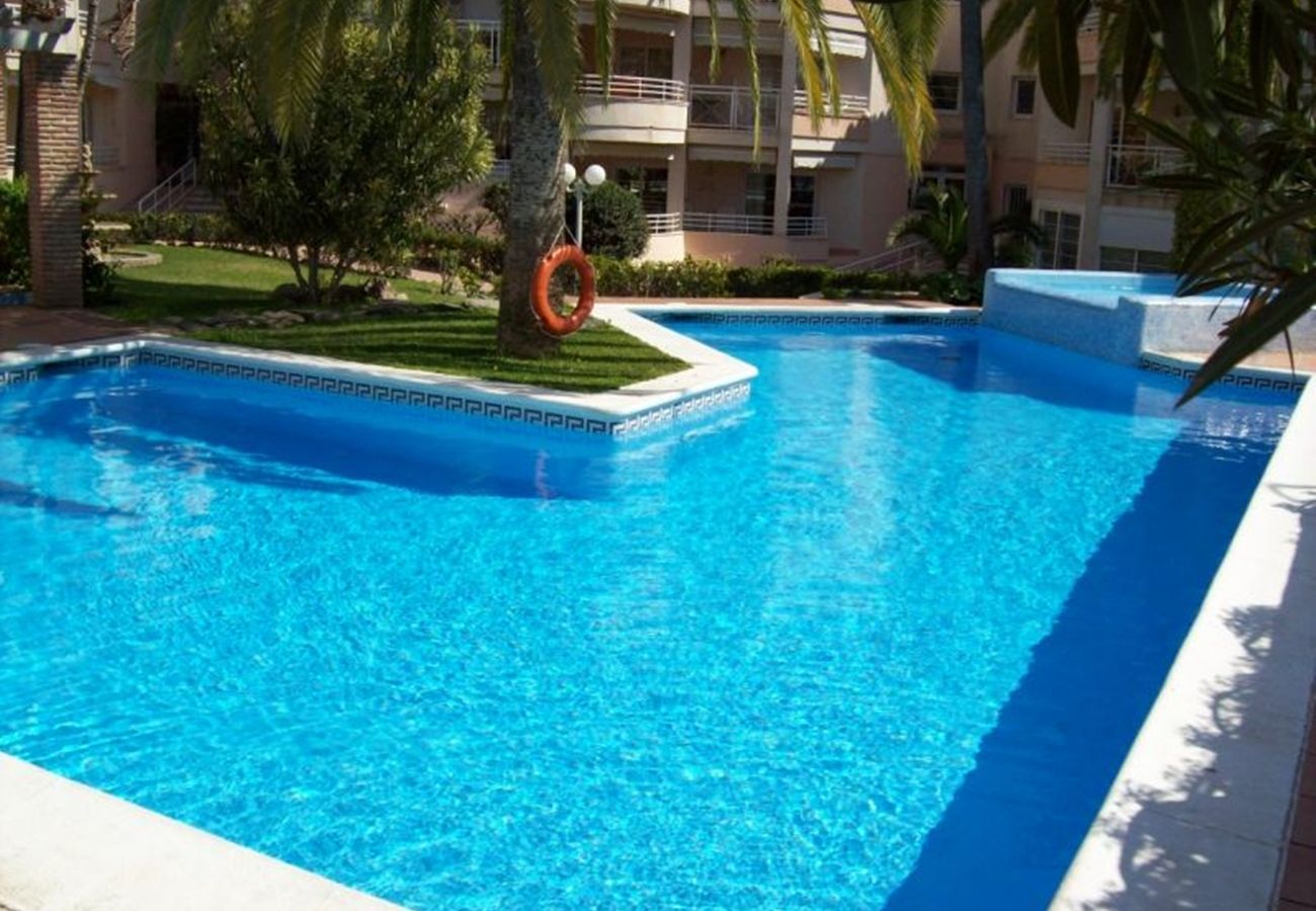 Apartamento en Nerja - Apartamento con piscina a 100 m de la playa