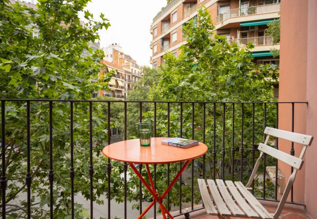 Apartamento en Barcelona - CASANOVA ELEGANCE, with balcony and 4 bedrooms Apartamento en Barcelona - CASANOVA ELEGANCE, with balcony and 4 bedrooms