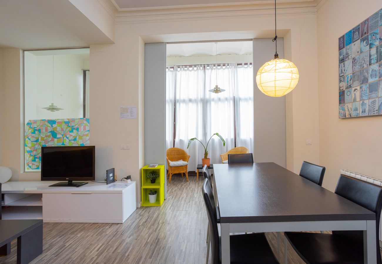 Apartamento en Barcelona - CASANOVA ELEGANCE, piso excelente, amplio, luminoso y tranquilo. Barcelona centro