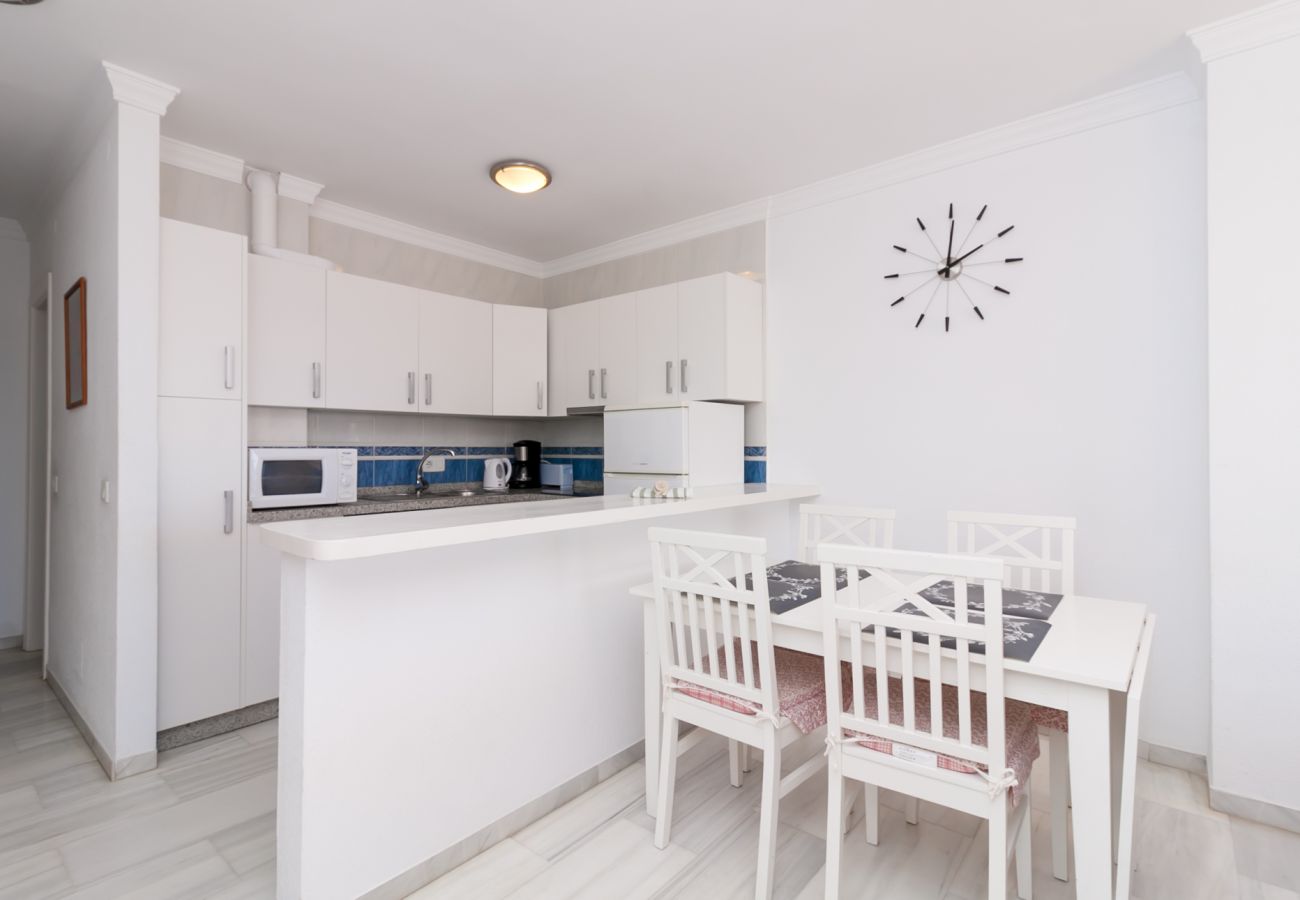 Apartamento en Nerja - Apartamento con aire acondicionado a 10 m de la playa