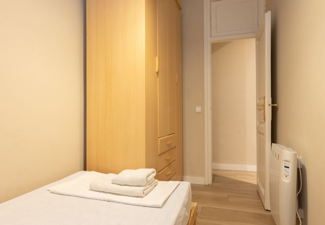 Apartamento en Barcelona - CALABRIA, piso amplio ideal familias o grupos en Eixample, Barcelona centro