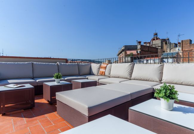 Apartamento en Barcelona - Family DELUXE amplio piso con terraza y piscina en Barcelona centro