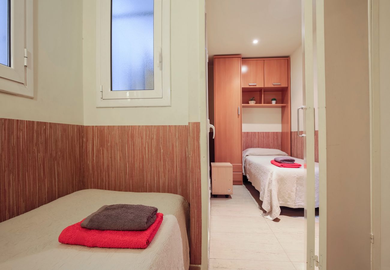 Apartamento en Barcelona - MARQUES, moderno piso renovado de 4 dormitorios en alquiler por días en Barcelona centro, Eixample, Sant Antoni.