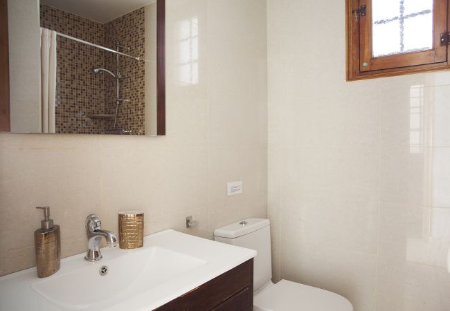 Apartamento en Barcelona - VILADOMAT, large 4bed/2bath with balcony Apartamento en Barcelona - VILADOMAT, large 4bed/2bath with balcony