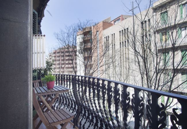 Apartamento en Barcelona - VILADOMAT, piso amplio, luminoso, tranquilo en Eixample, Barcelona centro.