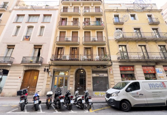 Apartamento en Barcelona - GRACIA BONAVISTA, spacious and with balcony Apartamento en Barcelona - GRACIA BONAVISTA, spacious and with balcony