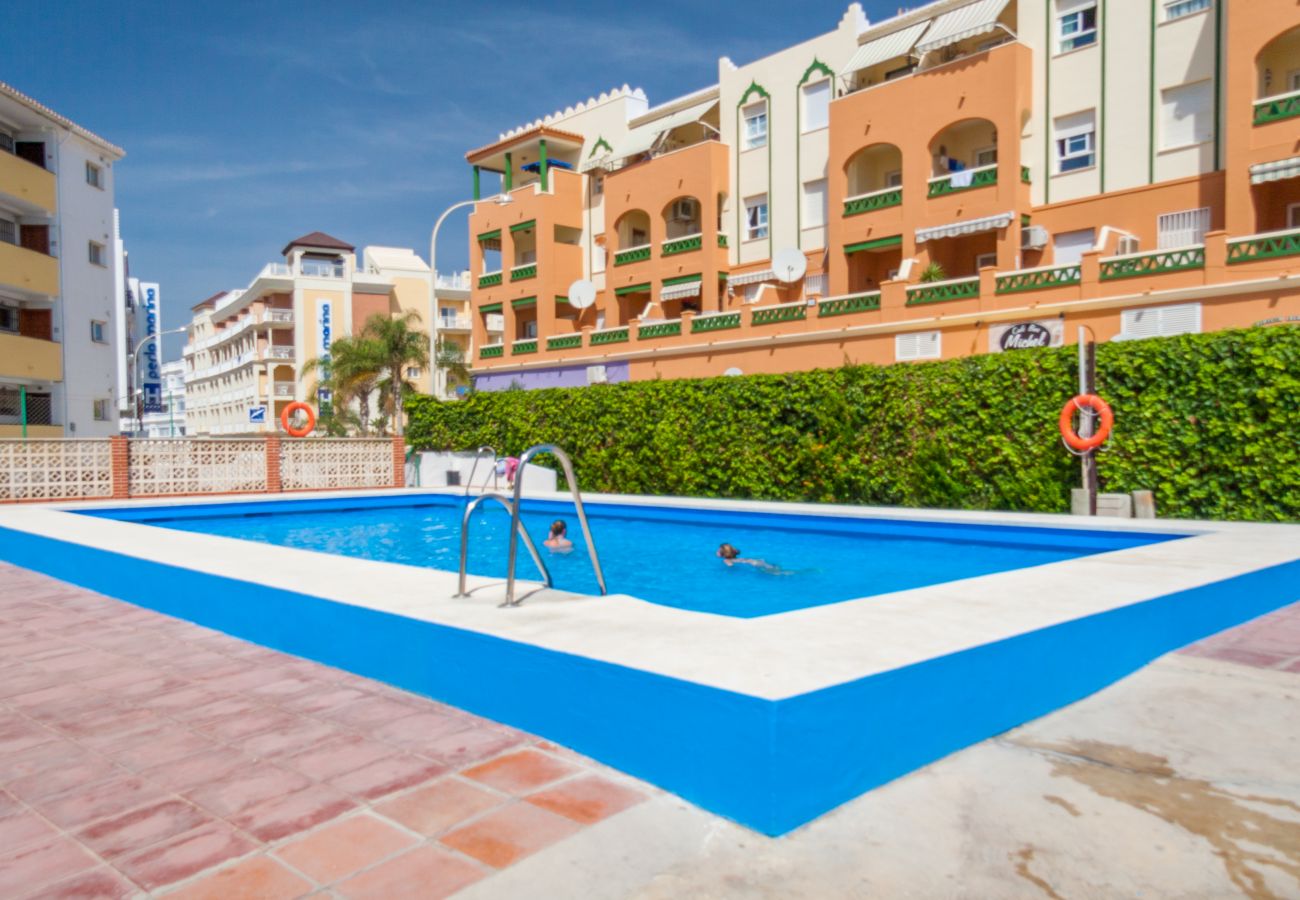 Bonito estudio junto al mar con terraza y WIFI GRATIS - Arce Canovas Nerja - Apartamentos en Nerja