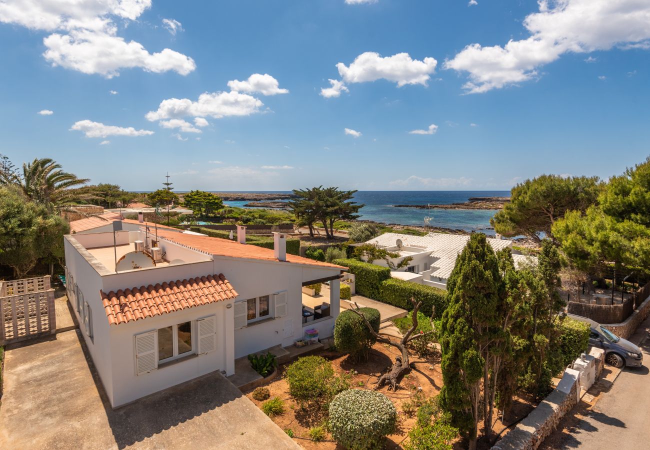 Espectaculares alrededores de la villa Binillor, en la costa de Binisafuller de Menorca