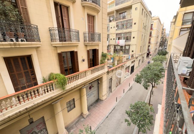 Apartamento en Barcelona - Apartamento bonito con balcón en alquiler por días en Barcelona centro, Gracia