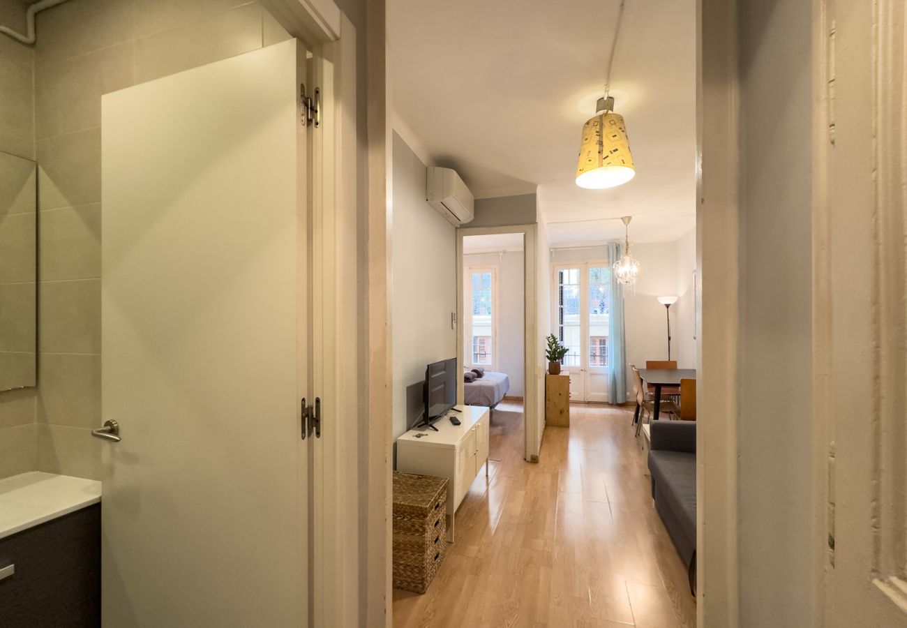 Apartamento en Barcelona - Apartamento bonito con balcón en alquiler por días en Barcelona centro, Gracia