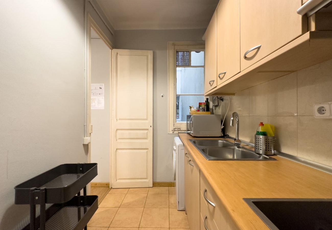 Apartamento en Barcelona - Apartamento bonito con balcón en alquiler por días en Barcelona centro, Gracia