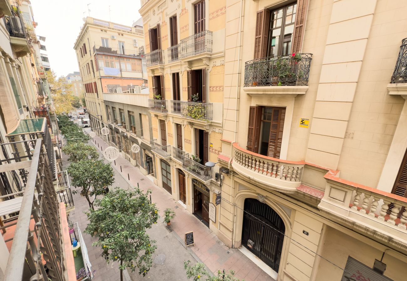 Apartamento en Barcelona - Apartamento bonito con balcón en alquiler por días en Barcelona centro, Gracia
