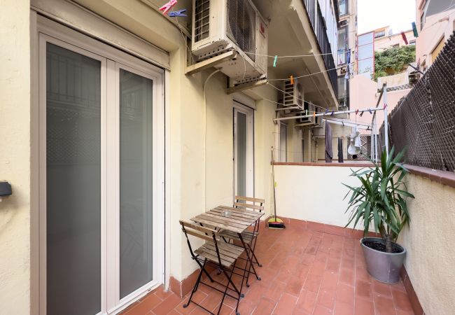 Apartamento en Barcelona - Piso con patio terraza privada en alquiler en Barcelona centro, Gracia