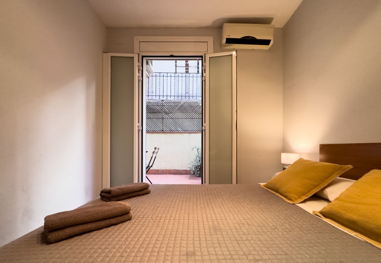 Apartamento en Barcelona - Piso con patio terraza privada en alquiler en Barcelona centro, Gracia