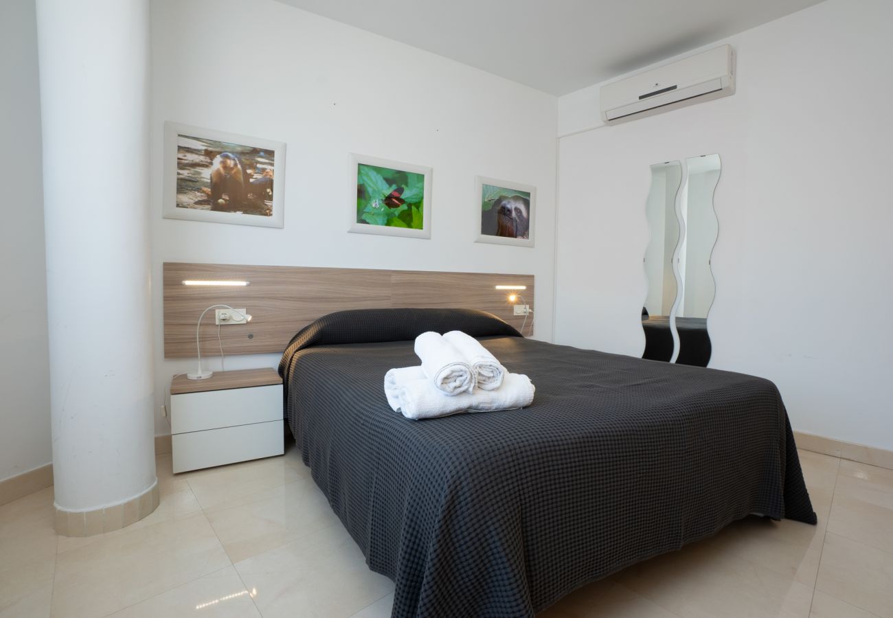 Apartamento en Nerja - Apartamento con aire acondicionado a 50 m de la playa