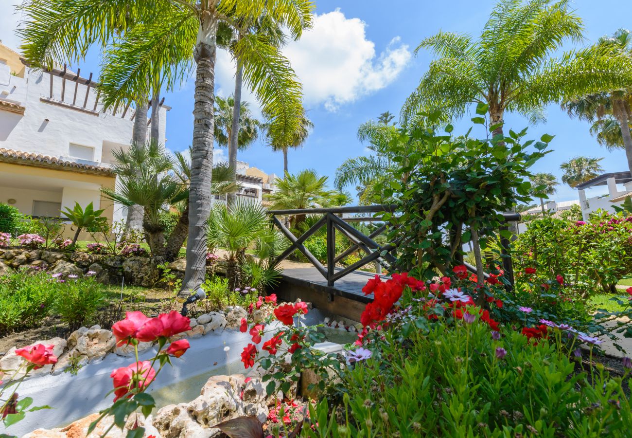 Jardín que tiene acceso el apartamento en Marbella 