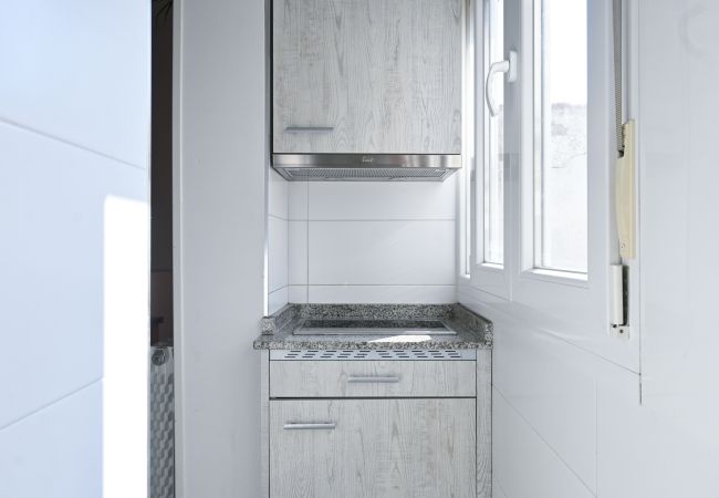 Estudio en Madrid - M (PDA115) ESTUDIO 4 PAX Estudio en Madrid - M (PDA115) ESTUDIO 4 PAX