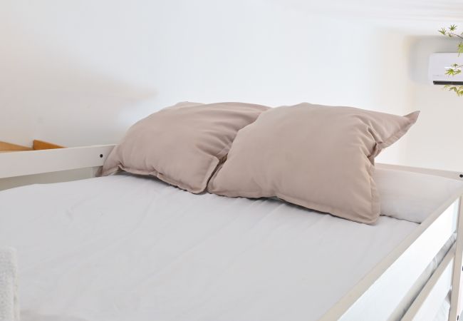 Estudio en Madrid - M (PDA115) ESTUDIO 4 PAX Estudio en Madrid - M (PDA115) ESTUDIO 4 PAX