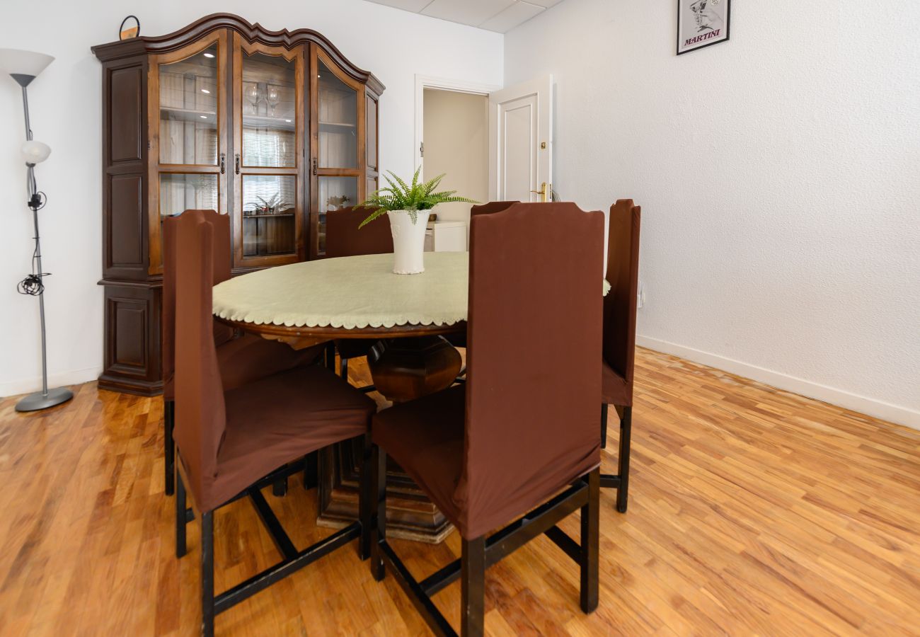 Apartamento en Madrid - M (VEL551) Piso de 3 dormitorios y 2 en Salamanca