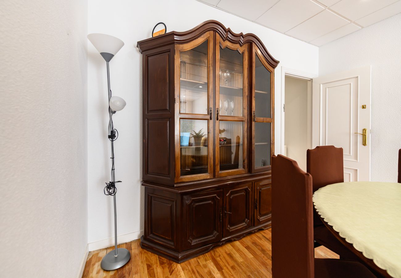 Apartamento en Madrid - M (VEL551) Piso de 3 dormitorios y 2 en Salamanca