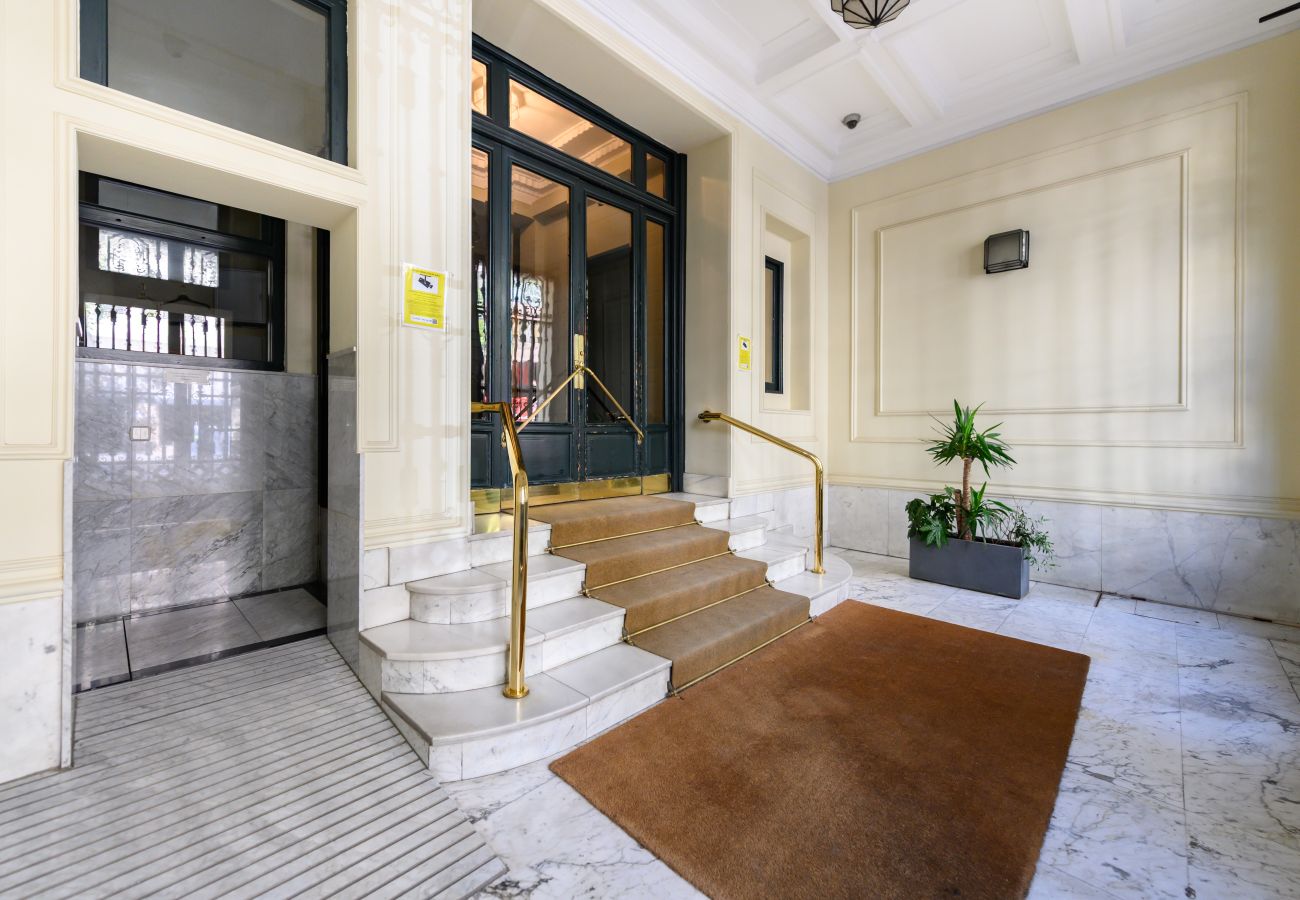Apartamento en Madrid - M (VEL551) Piso de 3 dormitorios y 2 en Salamanca