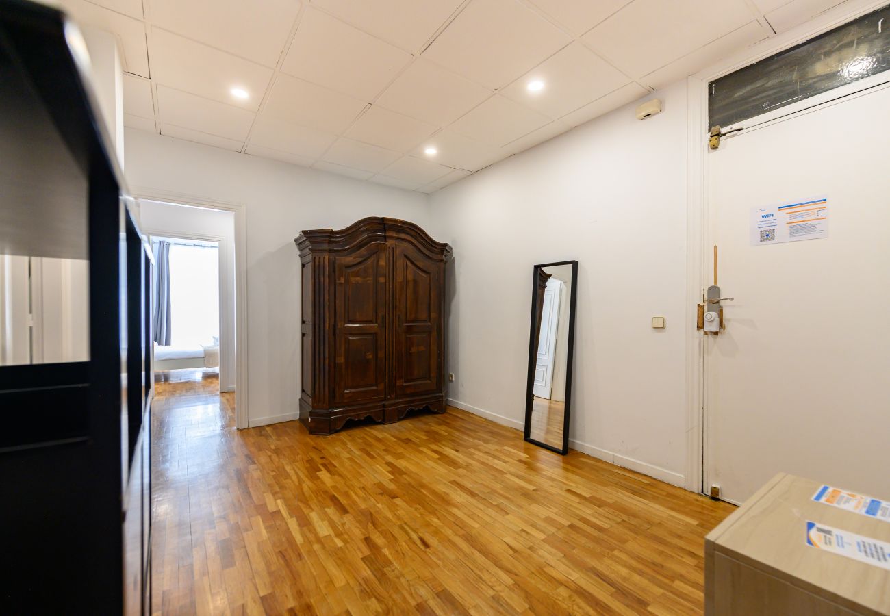 Apartamento en Madrid - M (VEL551) Piso de 3 dormitorios y 2 en Salamanca
