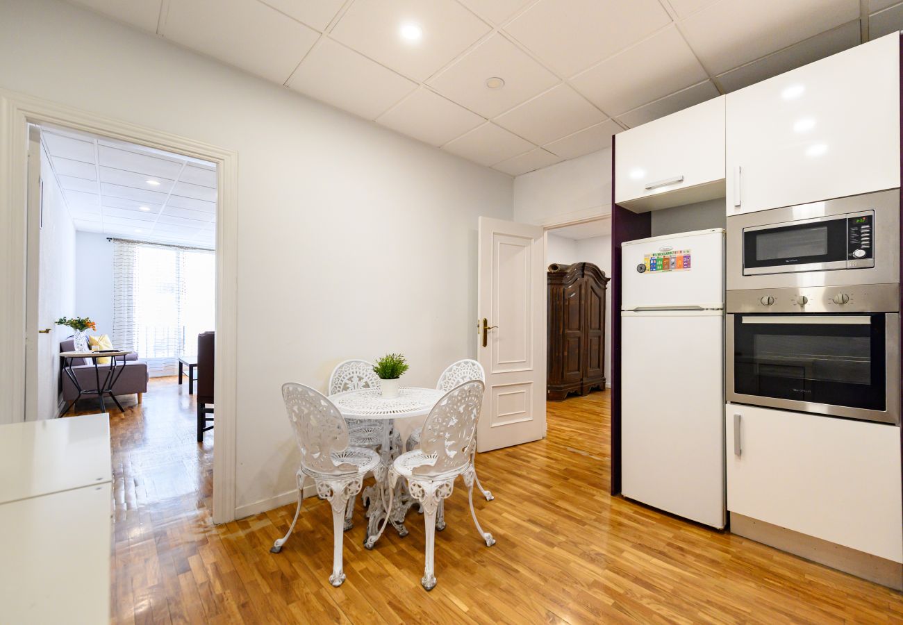 Apartamento en Madrid - M (VEL551) Piso de 3 dormitorios y 2 en Salamanca