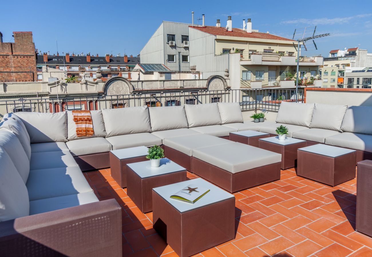 Apartamento en Barcelona - DELUXE piso en alquiler con terraza y piscina en Barcelona centro