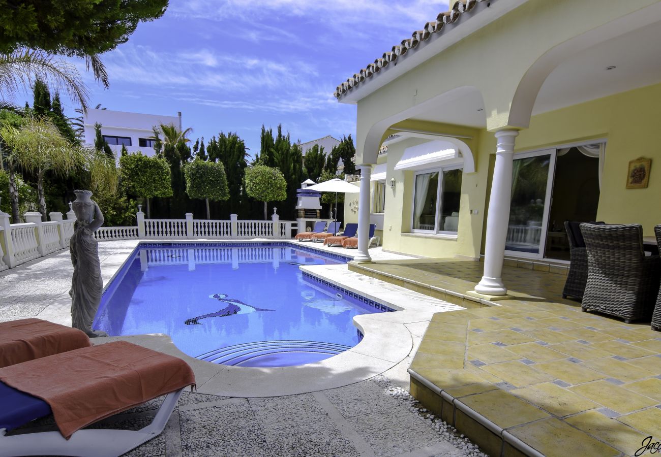 Villa en Marbella - Villa con piscina en Marbella