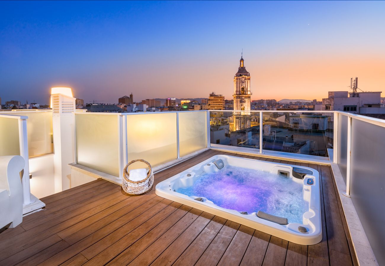 Apartamento en Málaga - iloftmalaga Premium Calle Nueva 5B, Jacuzzi y terraza privada