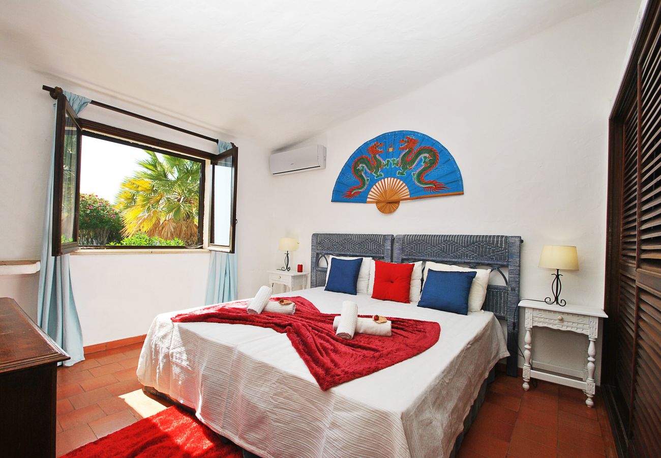 Villa en Albufeira - Villa con aire acondicionado a 1 km de la playa