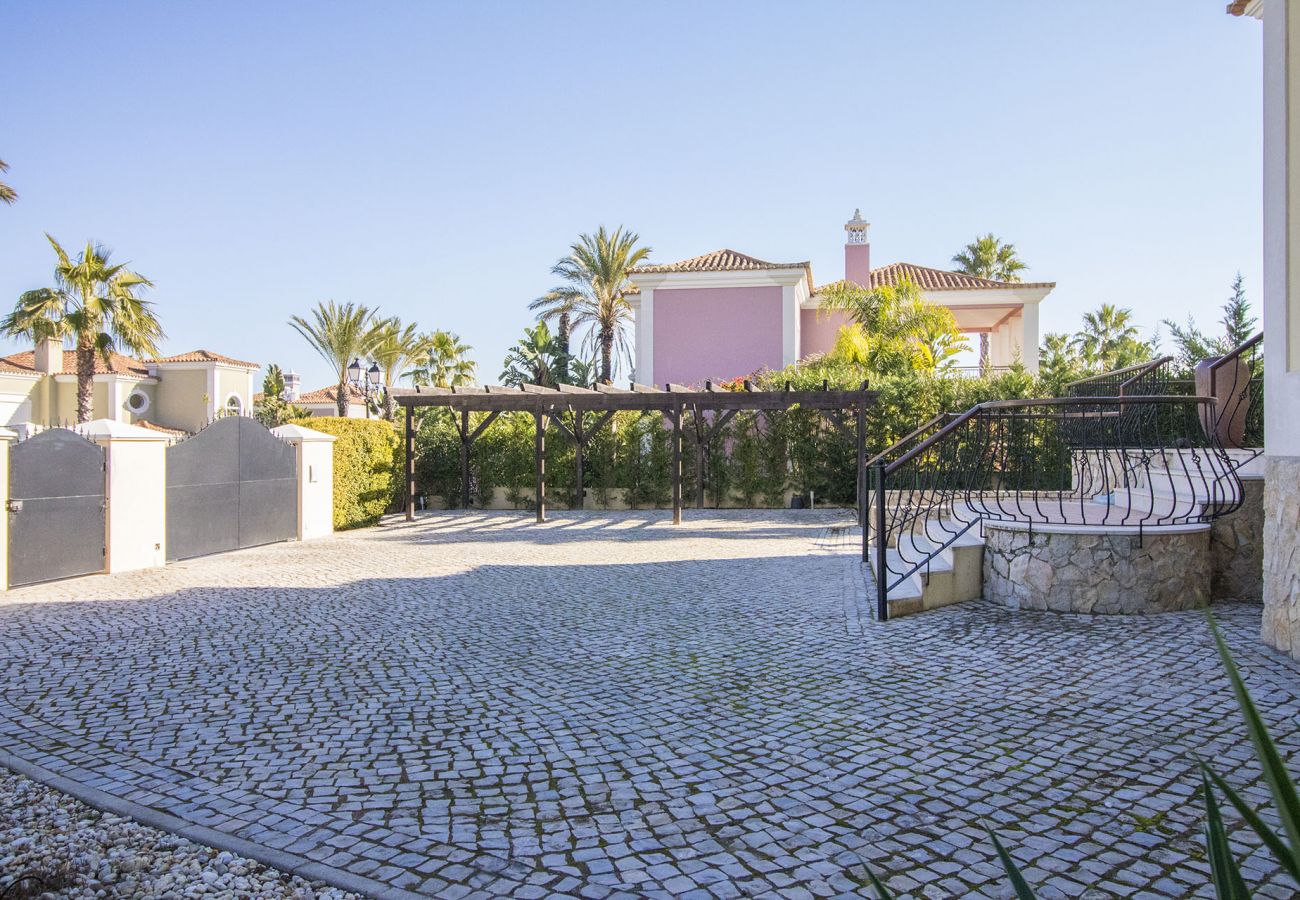 Villa en Almancil - Villa de 5 dormitorios a 650 m de la playa