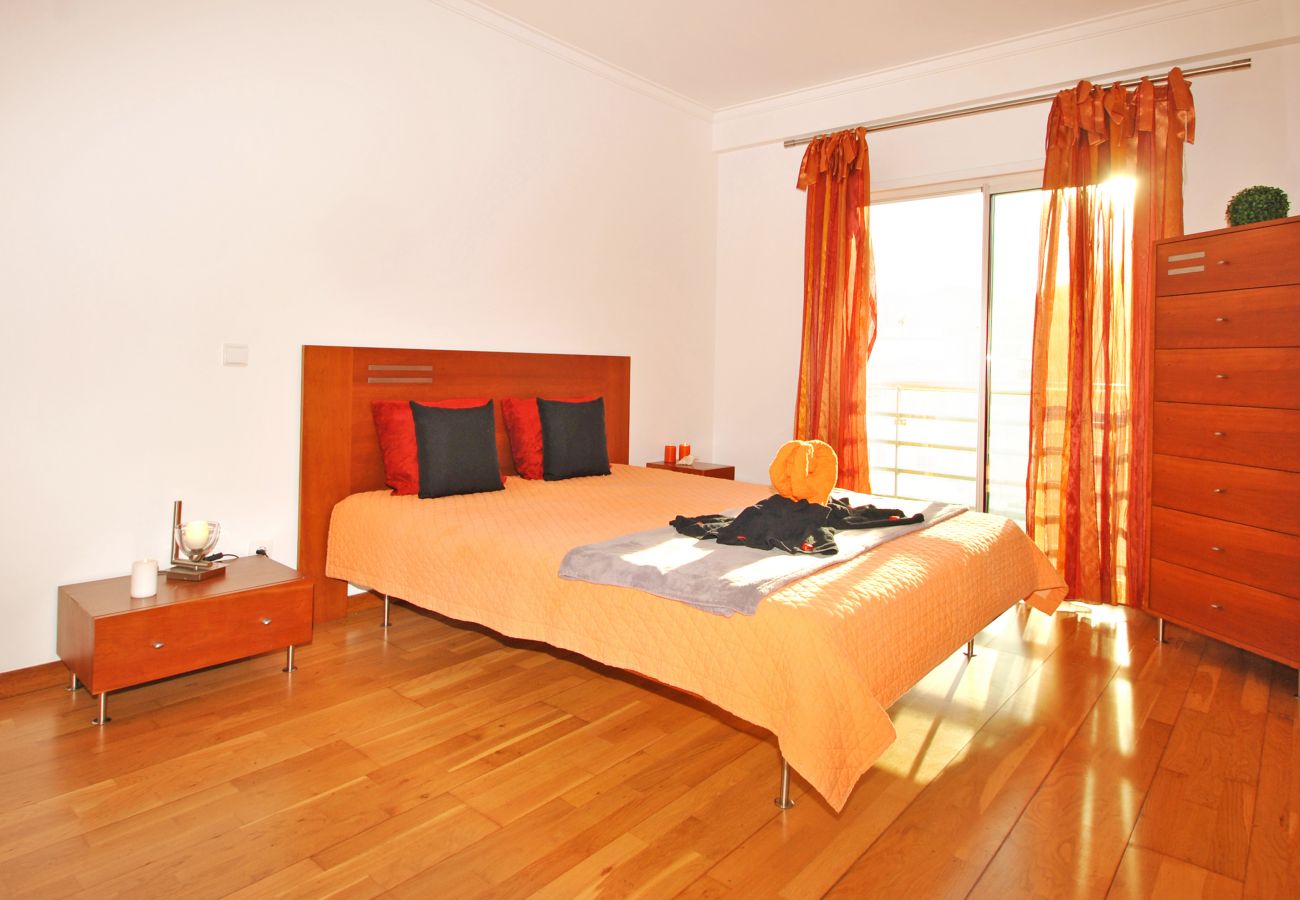 Apartamento en Albufeira - Apartamento para 8 personas a 450 m de la playa