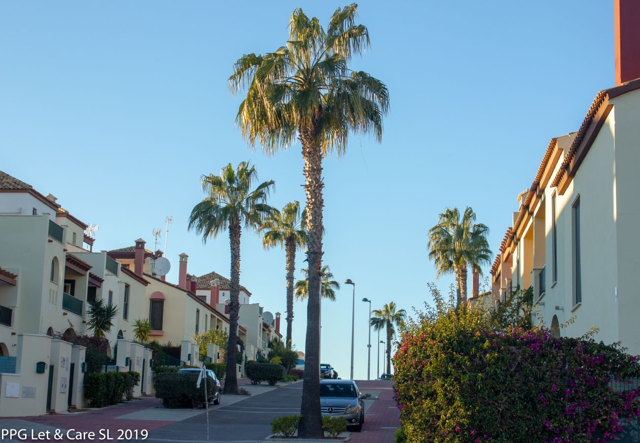 Casa en Ayamonte - WAR002 Town House with Garden and Pool Access