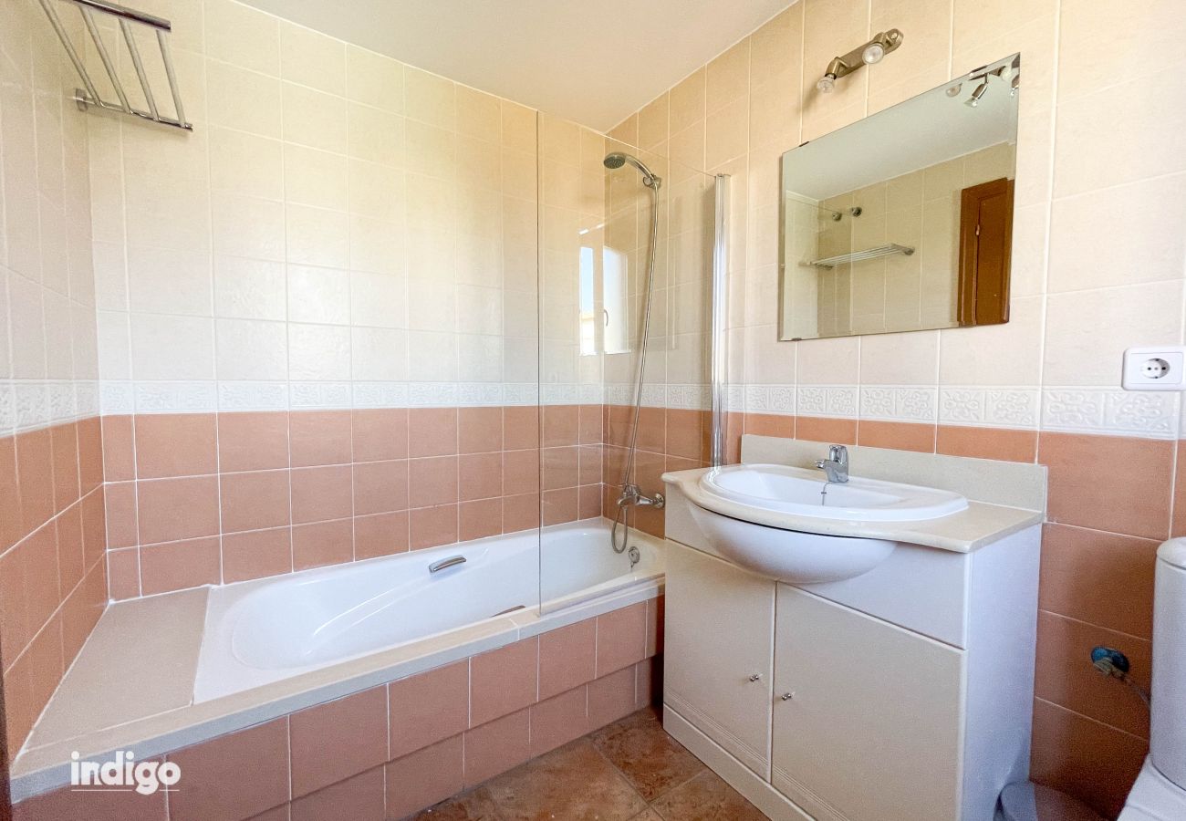 Casa en Ayamonte - WAR002 Town House with Garden and Pool Access