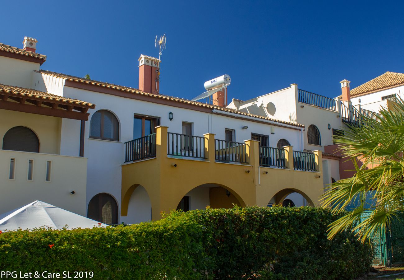 Casa en Ayamonte - WAR002 Town House with Garden and Pool Access