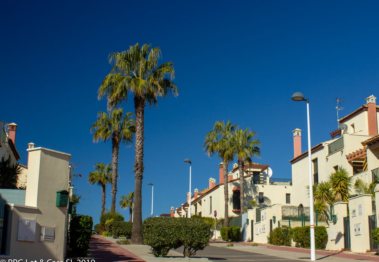 Casa en Ayamonte - WAR002 Town House with Garden and Pool Access